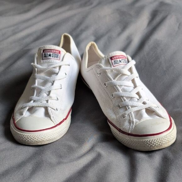Converse White and Red Low-Top Sneakers Canvas - Picture 2 of 7